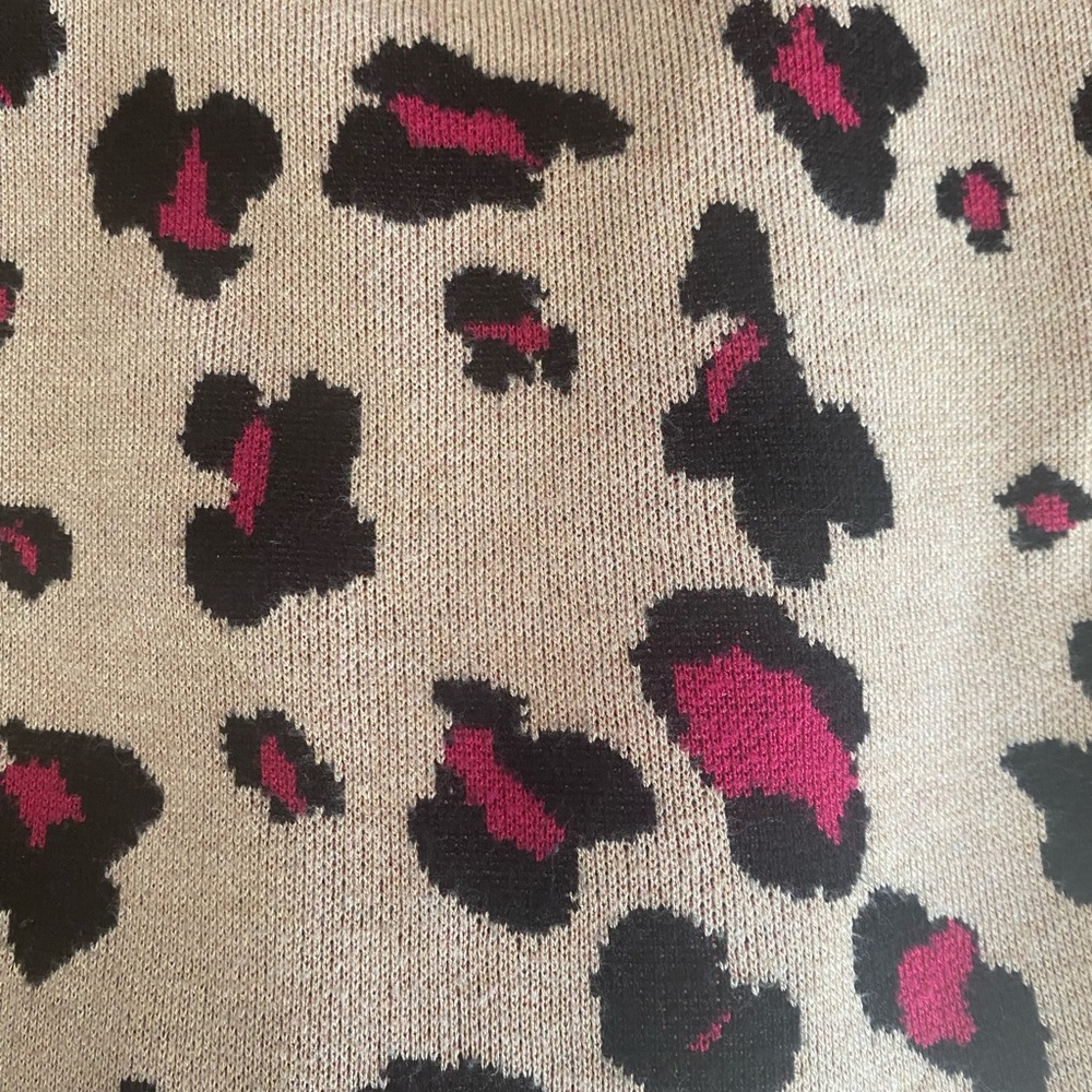 Chico’s pink leopard print sweater - Picture 6 of 6